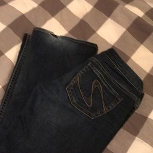 Low rise boot cut jean